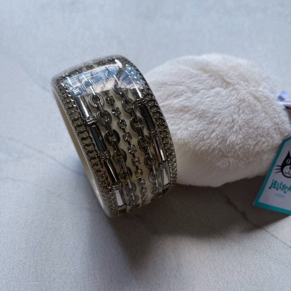 JUICY COUTURE WIDE CUFF RESIN CHAIN BRACELET - Picture 5 of 6